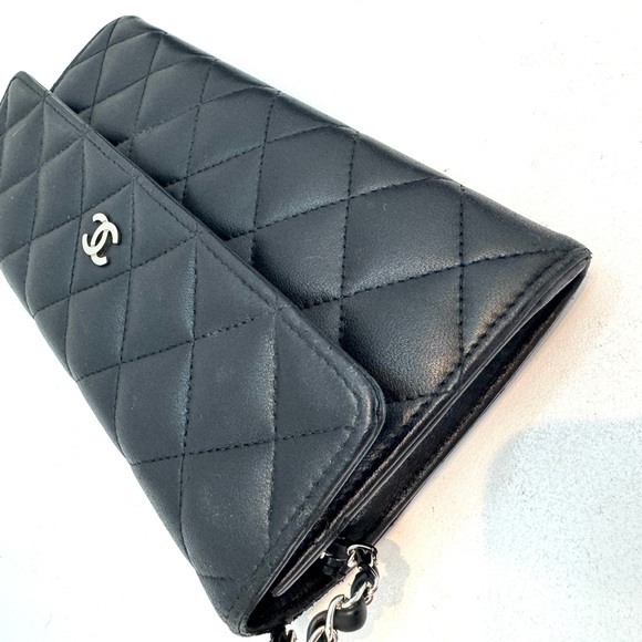 Auth Chanel Wallet With Added Chain - Picture 16 of 16